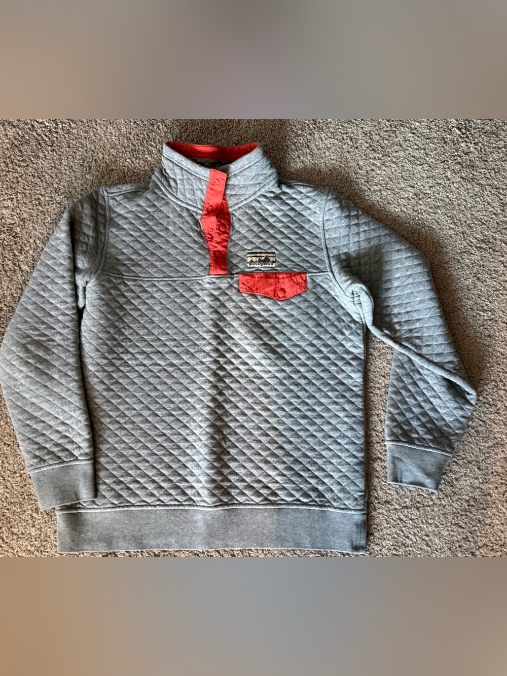 Patagonia Women's Organic Cotton Quilt Snap-T Pullover in a grey